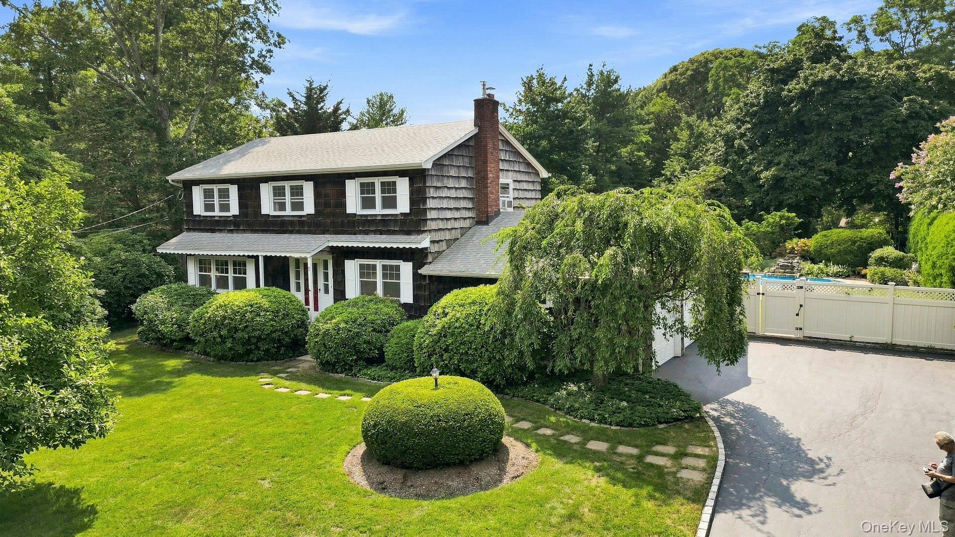2nd image of 7 Bayberry Ln, Huntington, NY 11768 | MLS# 1040046