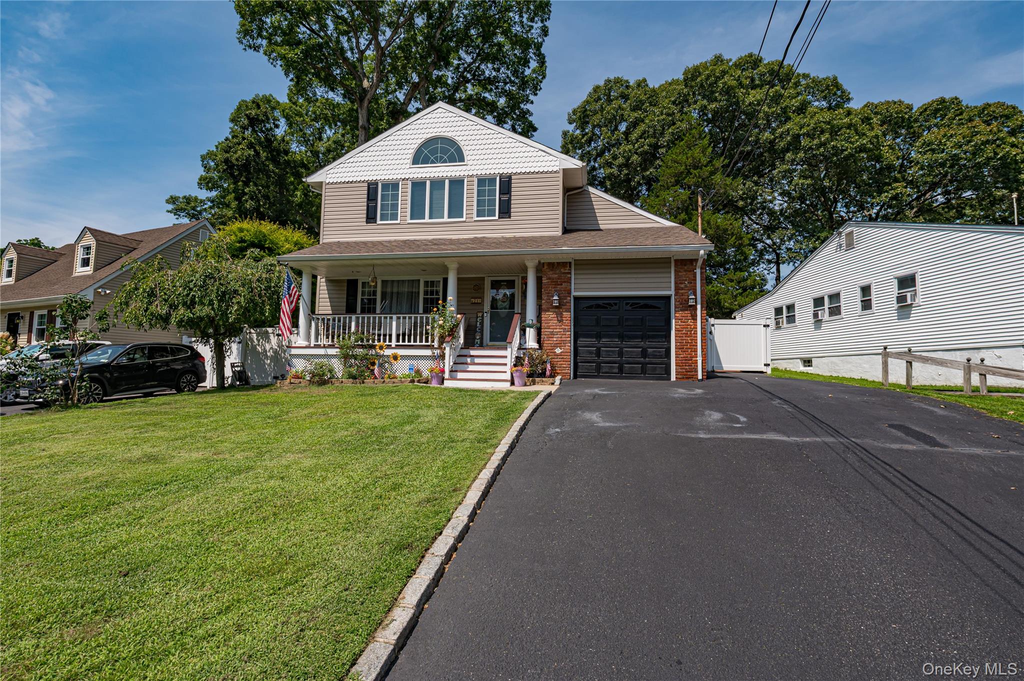 2nd image of 21 Circle Dr, Huntington, NY 11731 | MLS# 1040059