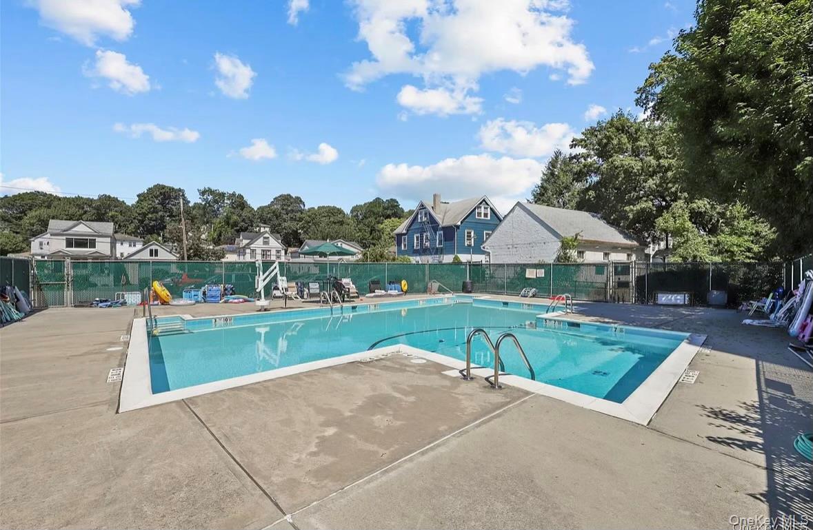 2nd image of 555 Bronxs River Rd, Yonkers, NY 10704