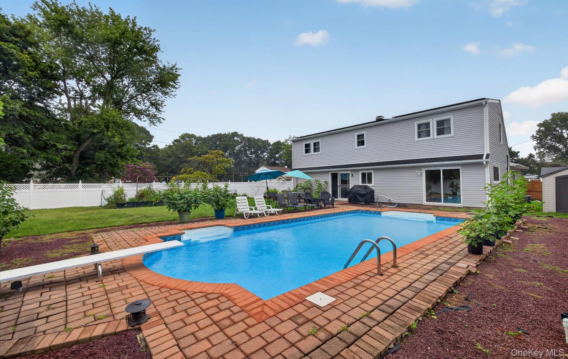 43rd image of 178 Montrose Dr, Brookhaven, NY 11776 | MLS# 1040095
