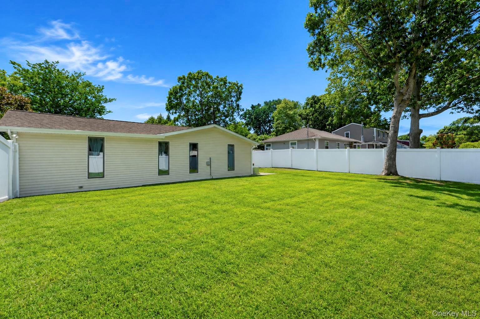 21st image of 10 Helene Dr, Brookhaven, NY 11967 | MLS# 1040118