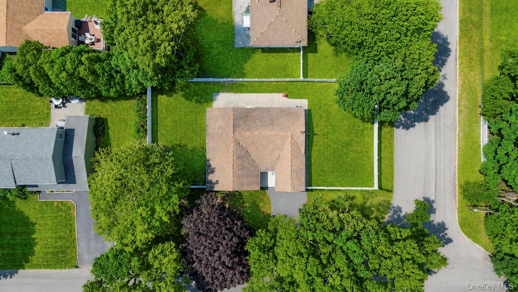 2nd image of 10 Helene Dr, Brookhaven, NY 11967 | MLS# 1040118