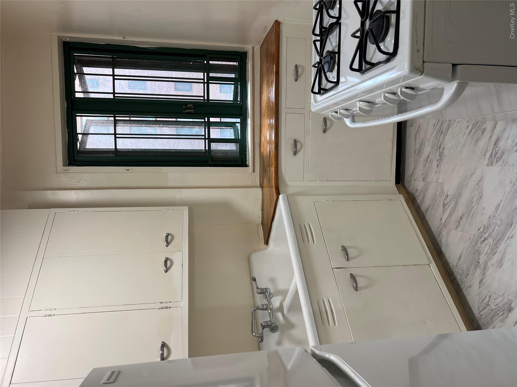2nd image of 1569 Metropolitan Ave #5C, New York, NY 10462 | MLS# 1040141