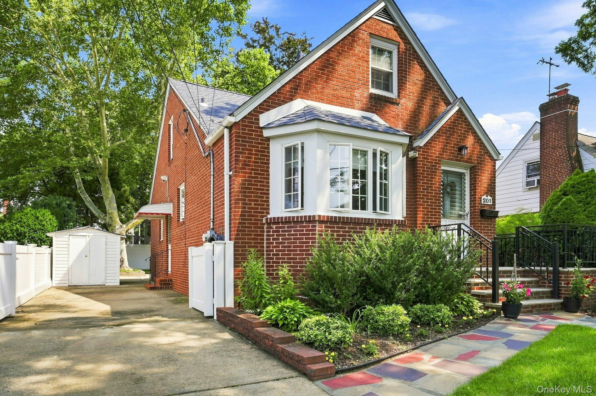 2nd image of 201 E Chester St, Hempstead, NY 11580 | MLS# 1040143