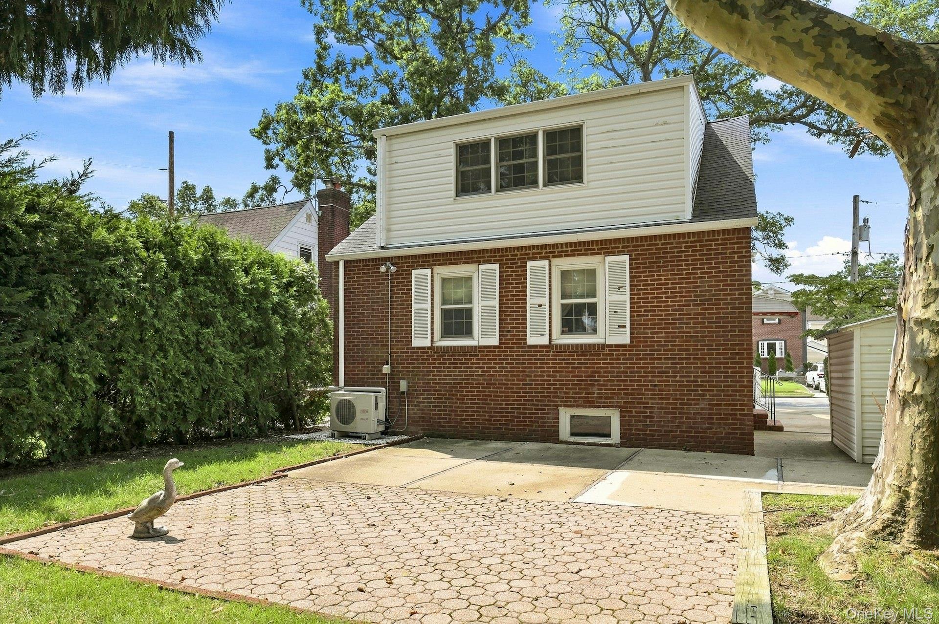 4th image of 201 E Chester St, Hempstead, NY 11580 | MLS# 1040143