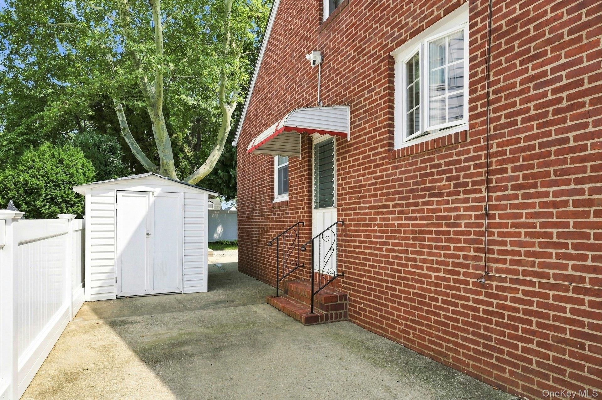 3rd image of 201 E Chester St, Hempstead, NY 11580 | MLS# 1040143
