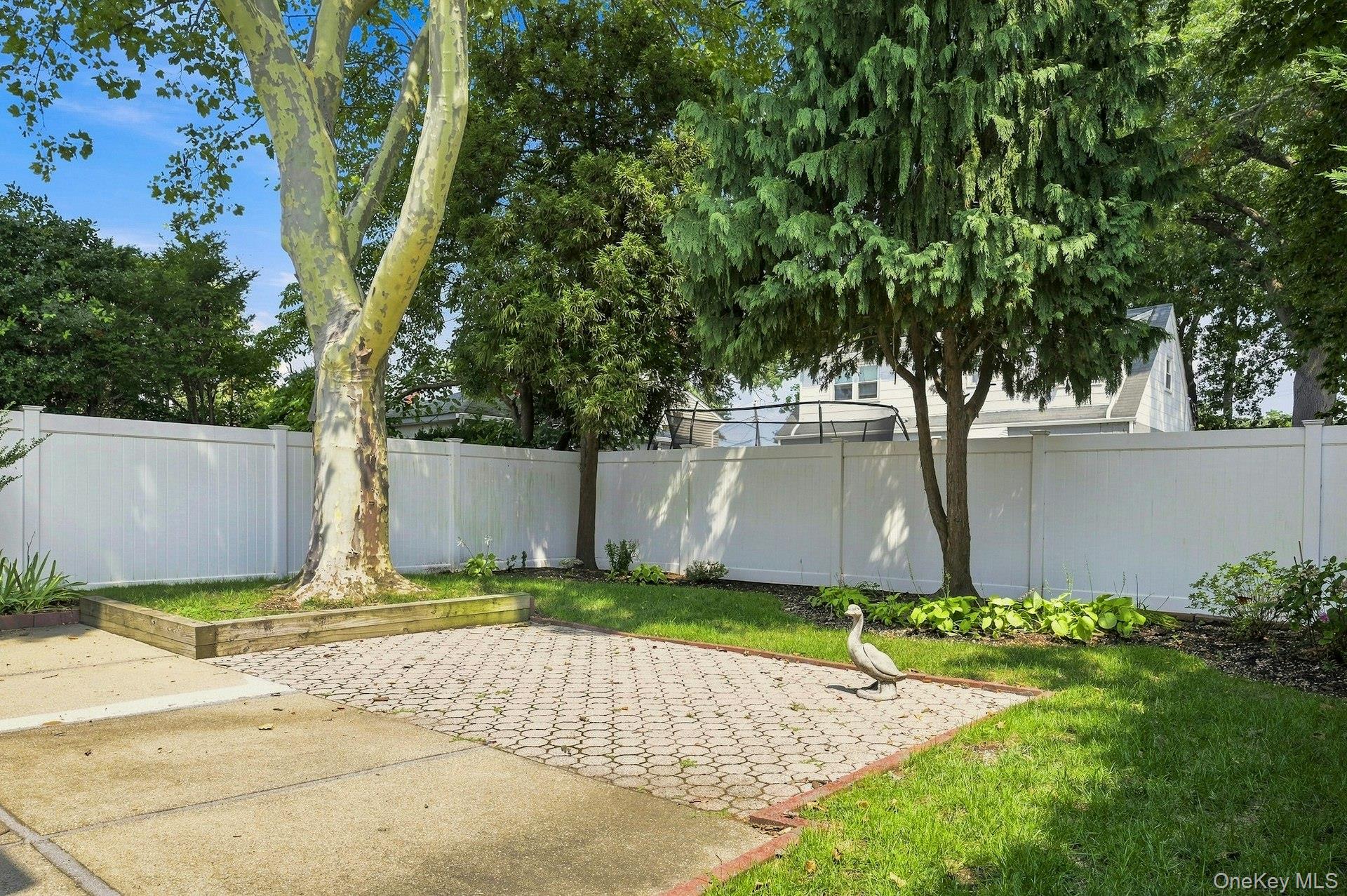 5th image of 201 E Chester St, Hempstead, NY 11580 | MLS# 1040143