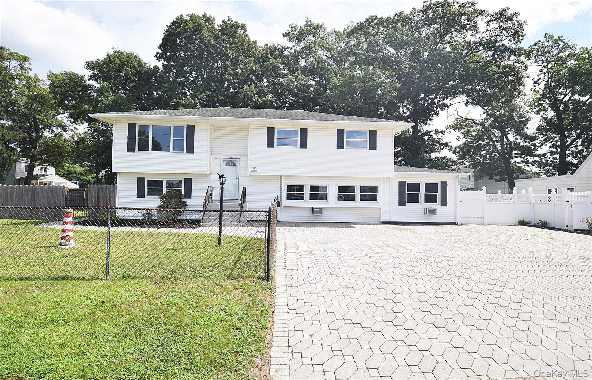1st image of 226 14th Ave, West Babylon, NY 11704 | MLS# 1040189