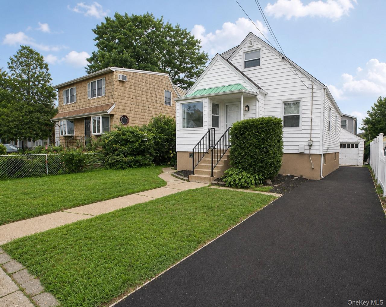 2nd image of 15 Berkshire Rd, Hempstead, NY 11566 | MLS# 1040245