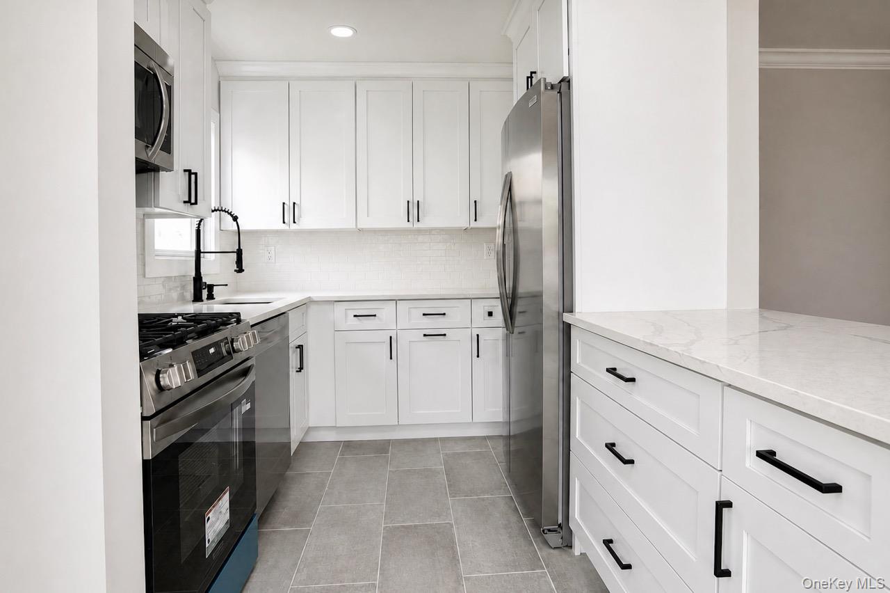 4th image of 15 Berkshire Rd, Hempstead, NY 11566 | MLS# 1040245