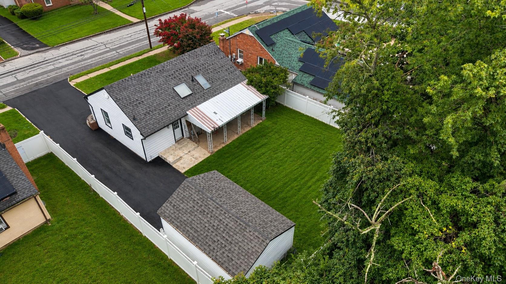 4th image of 116 E Booker Ave, Babylon, NY 11798 | MLS# 1040269