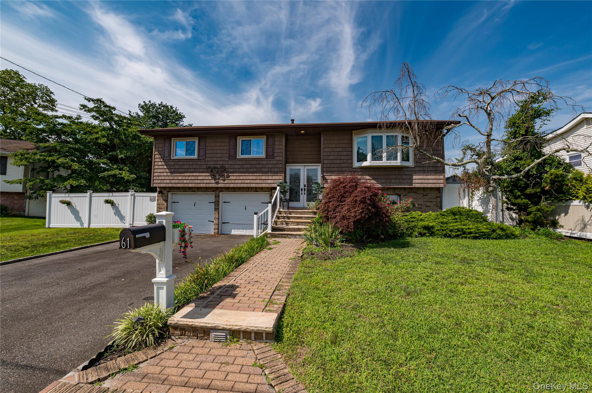 1st image of 61 Linda Ln, Babylon, NY 11703 | MLS# 1040337