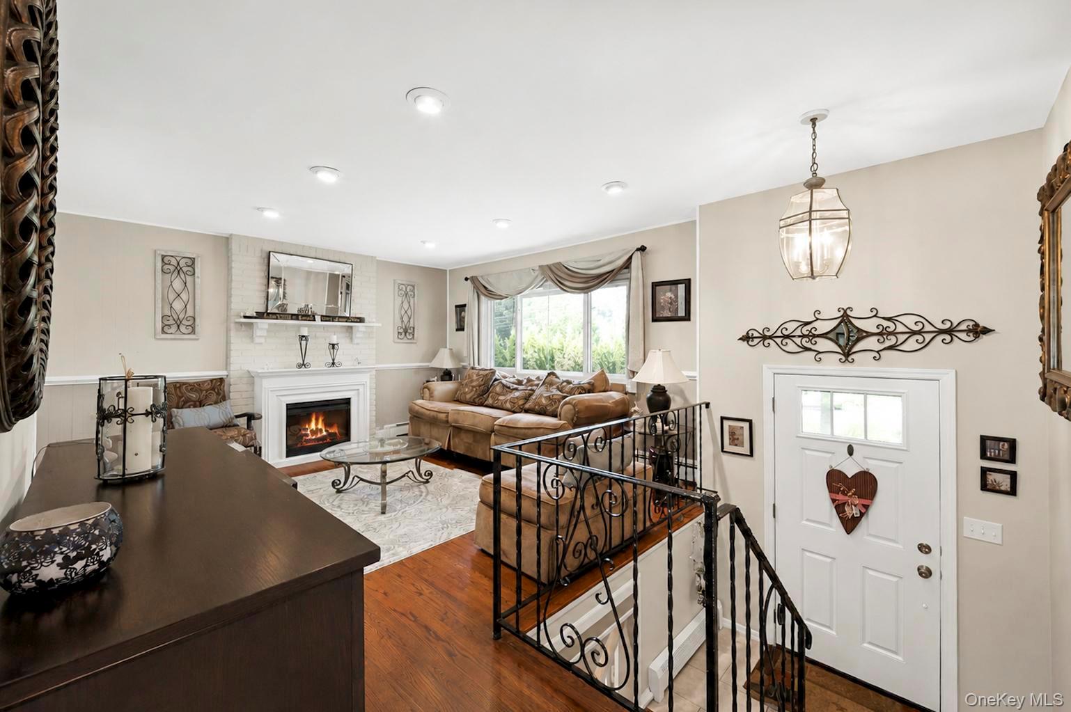 3rd image of 12 Linden Ln, Brookhaven, NY 11738 | MLS# 1040364