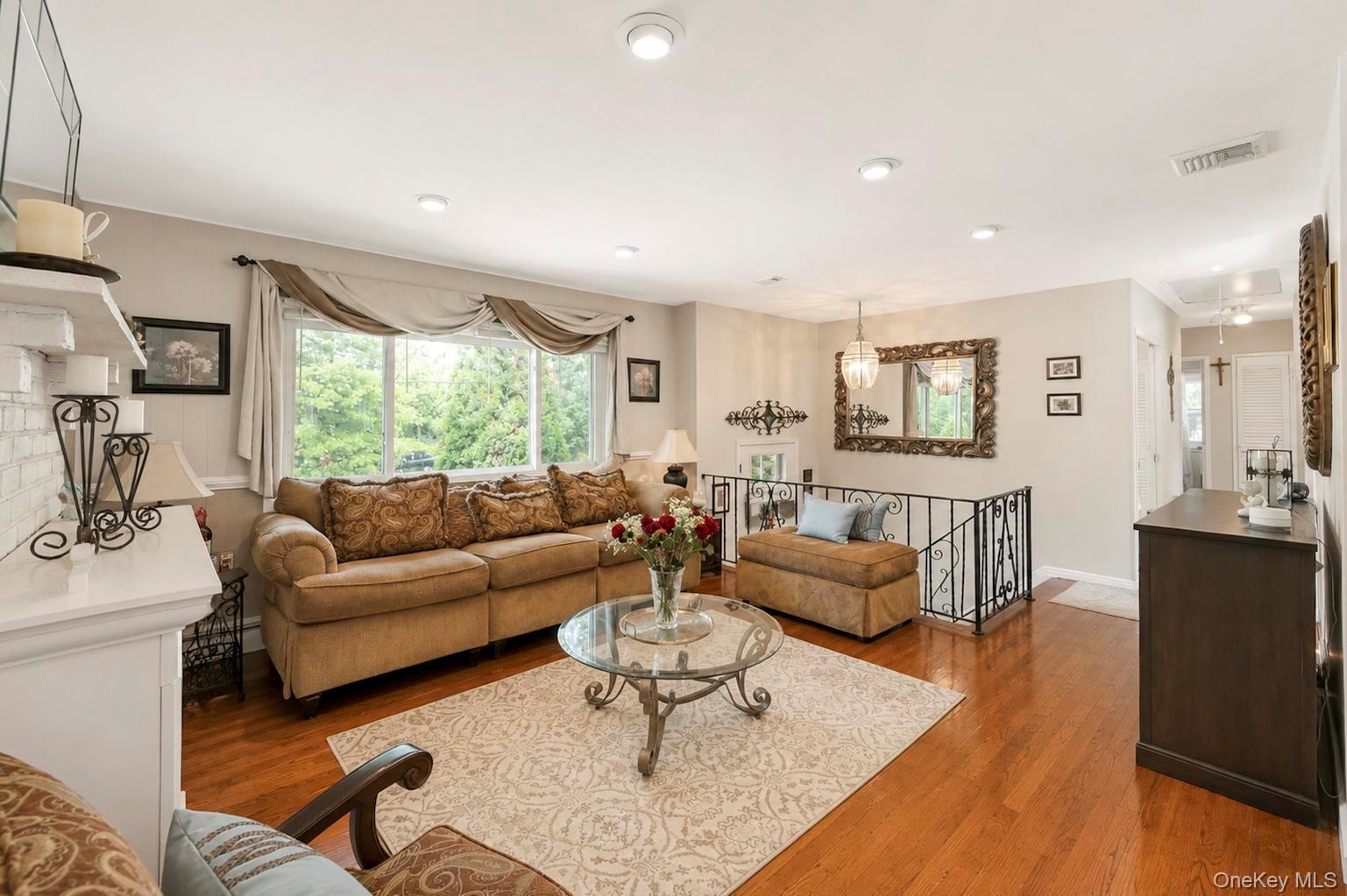 5th image of 12 Linden Ln, Brookhaven, NY 11738 | MLS# 1040364