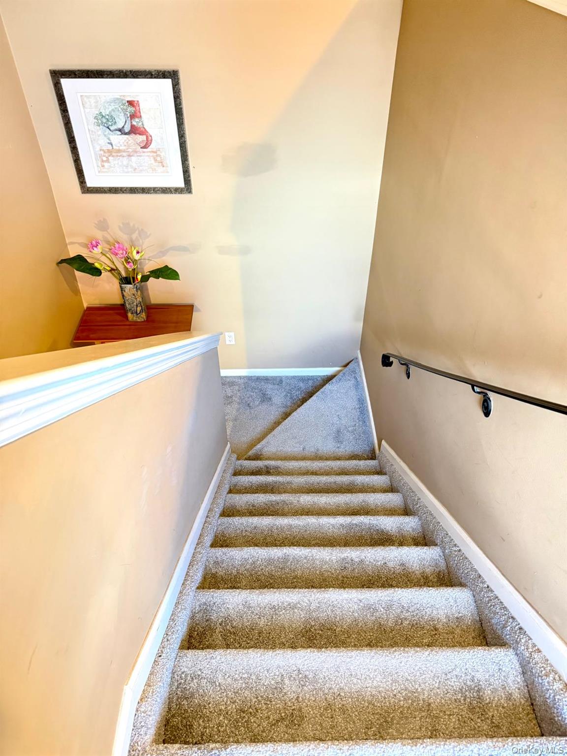 3rd image of 197 Fulton St #20, Oyster Bay, NY 11735 | MLS# 1040369