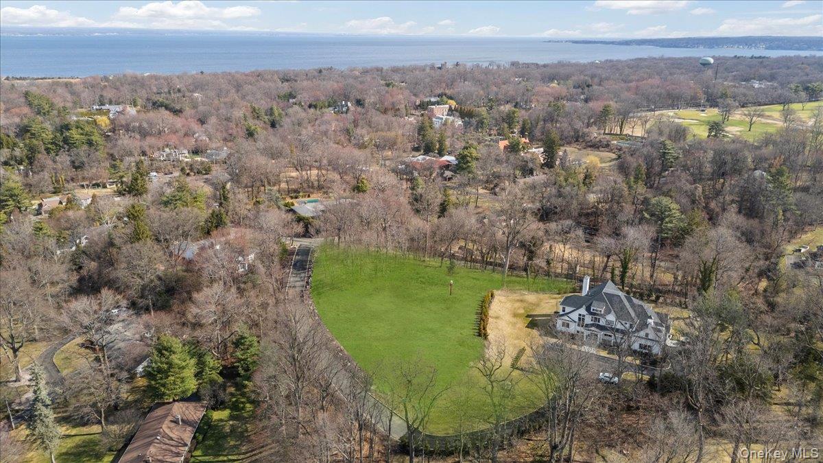 18th image of 36 Cow Neck Rd, North Hempstead, NY 11050 | MLS# 1040387