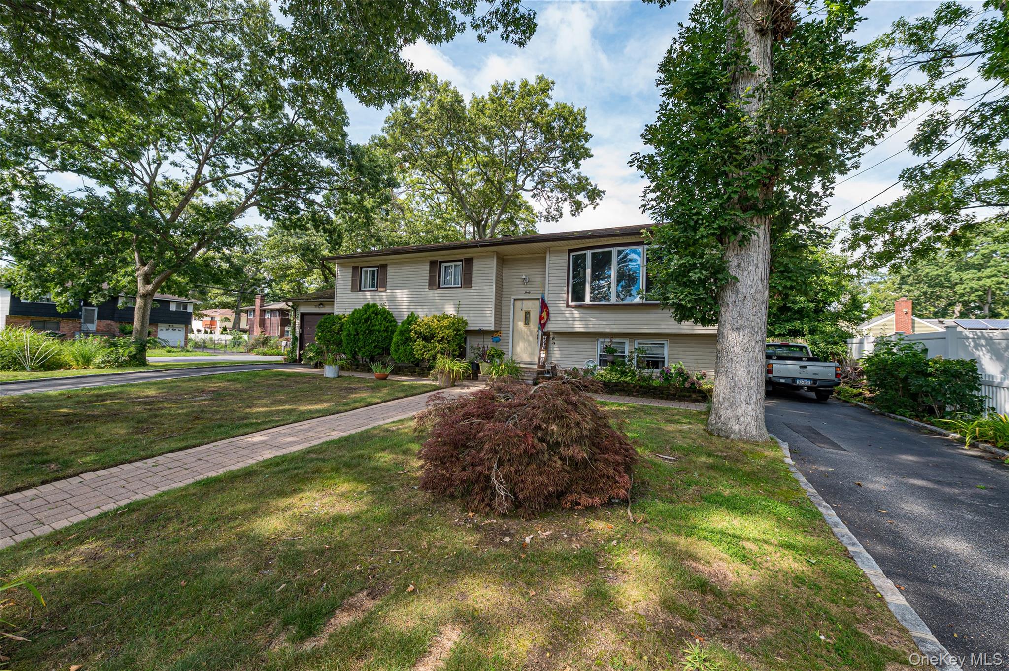 2nd image of 40 Rockland Ave, Babylon, NY 11704 | MLS# 1040446