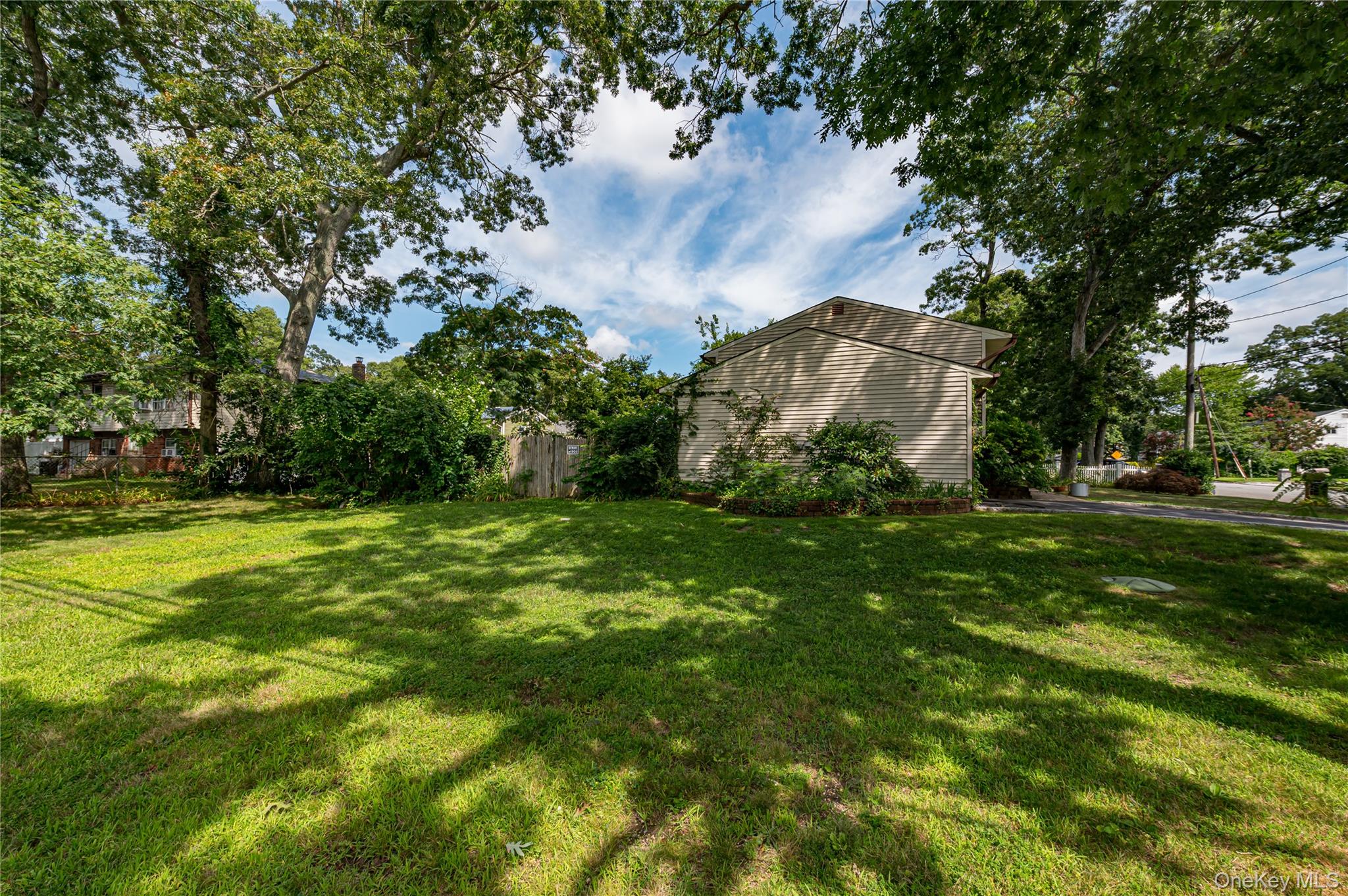 3rd image of 40 Rockland Ave, Babylon, NY 11704 | MLS# 1040446