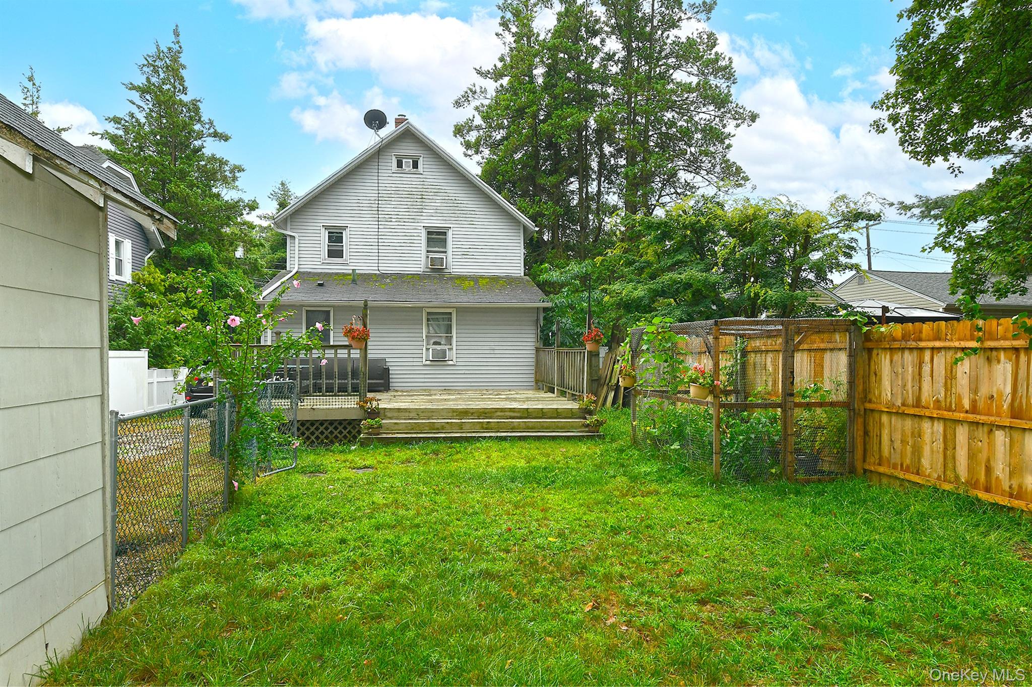 14th image of 87 Olive St, Huntington, NY 11746 | MLS# 1040449