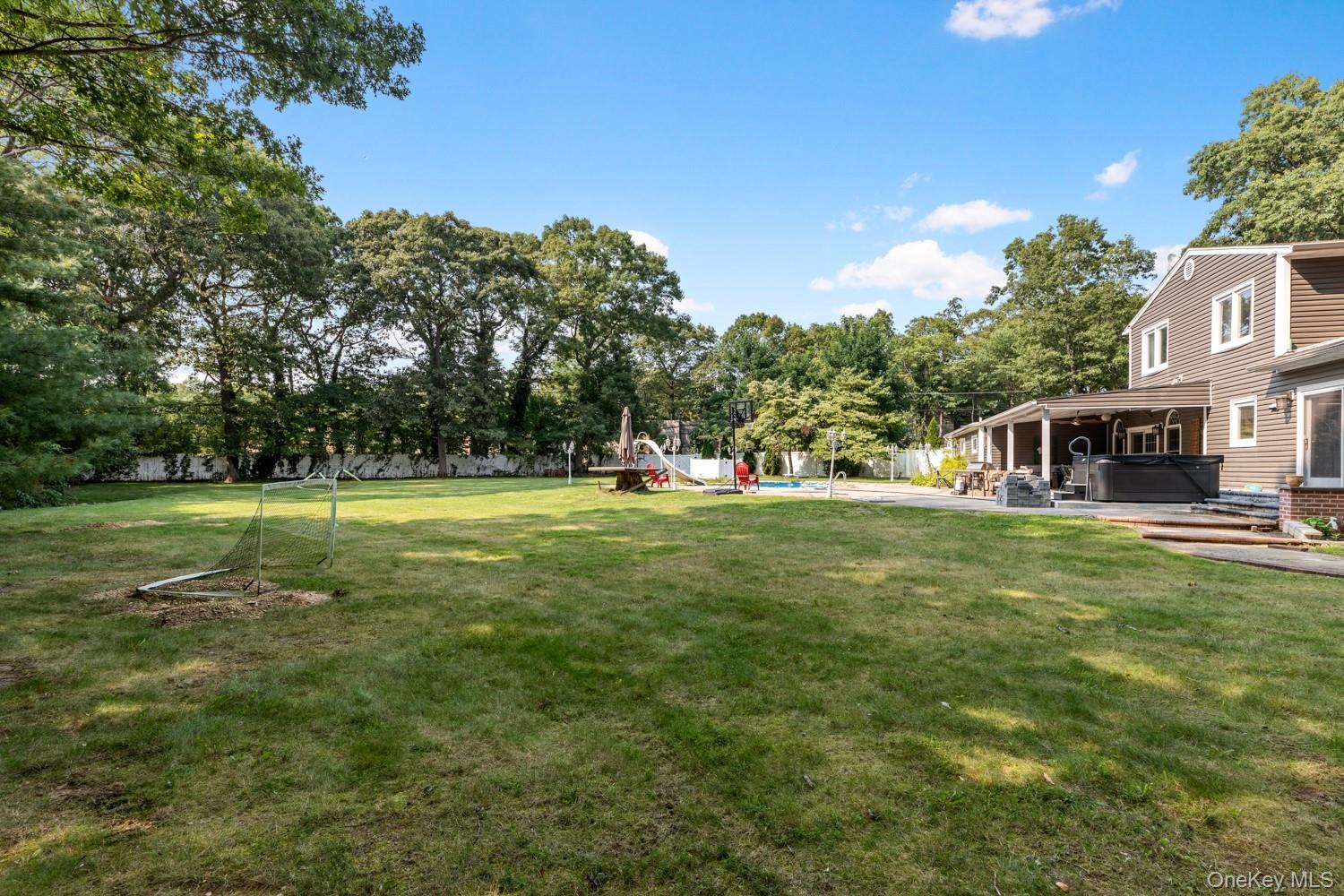 24th image of 1 Whispering Ct, Huntington, NY 11746 | MLS# 1040479