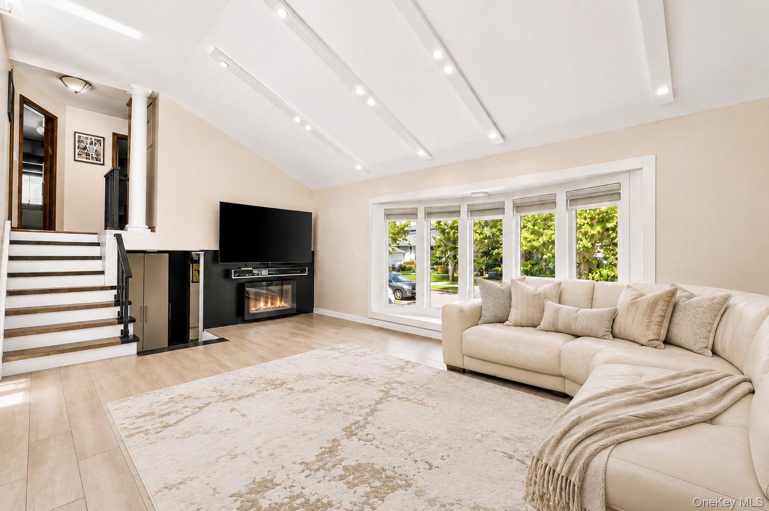 2nd image of 871 Kilmer Ln, Hempstead, NY 11581 | MLS# 1040508