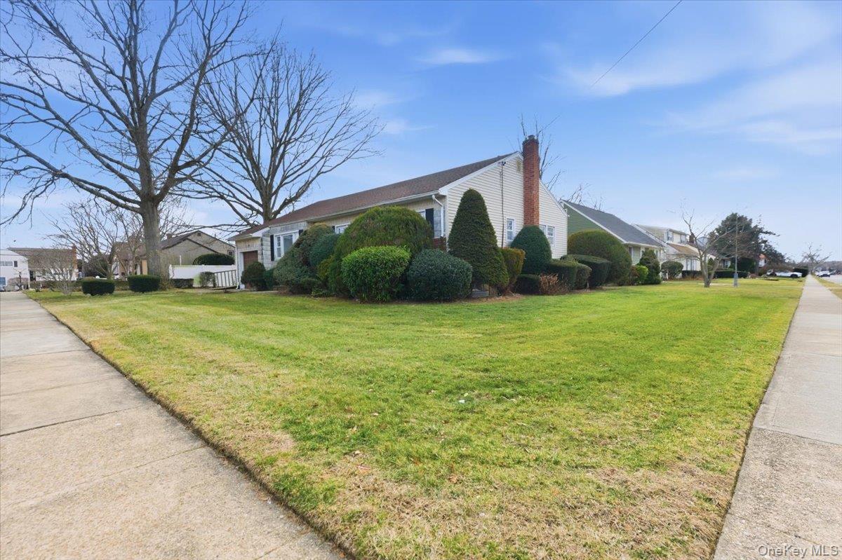15th image of 2 Mcleod St, Oyster Bay, NY 11762 | MLS# 1040516
