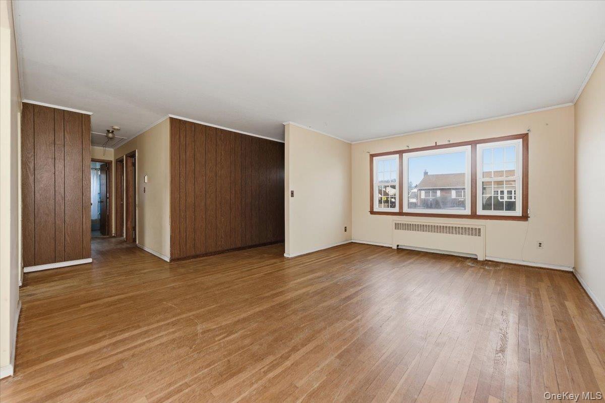 3rd image of 2 Mcleod St, Oyster Bay, NY 11762 | MLS# 1040516