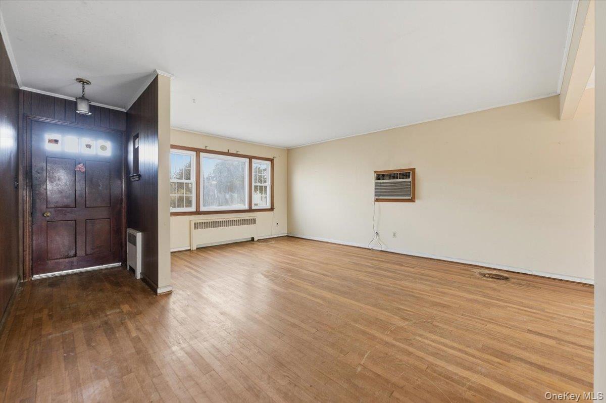 4th image of 2 Mcleod St, Oyster Bay, NY 11762 | MLS# 1040516