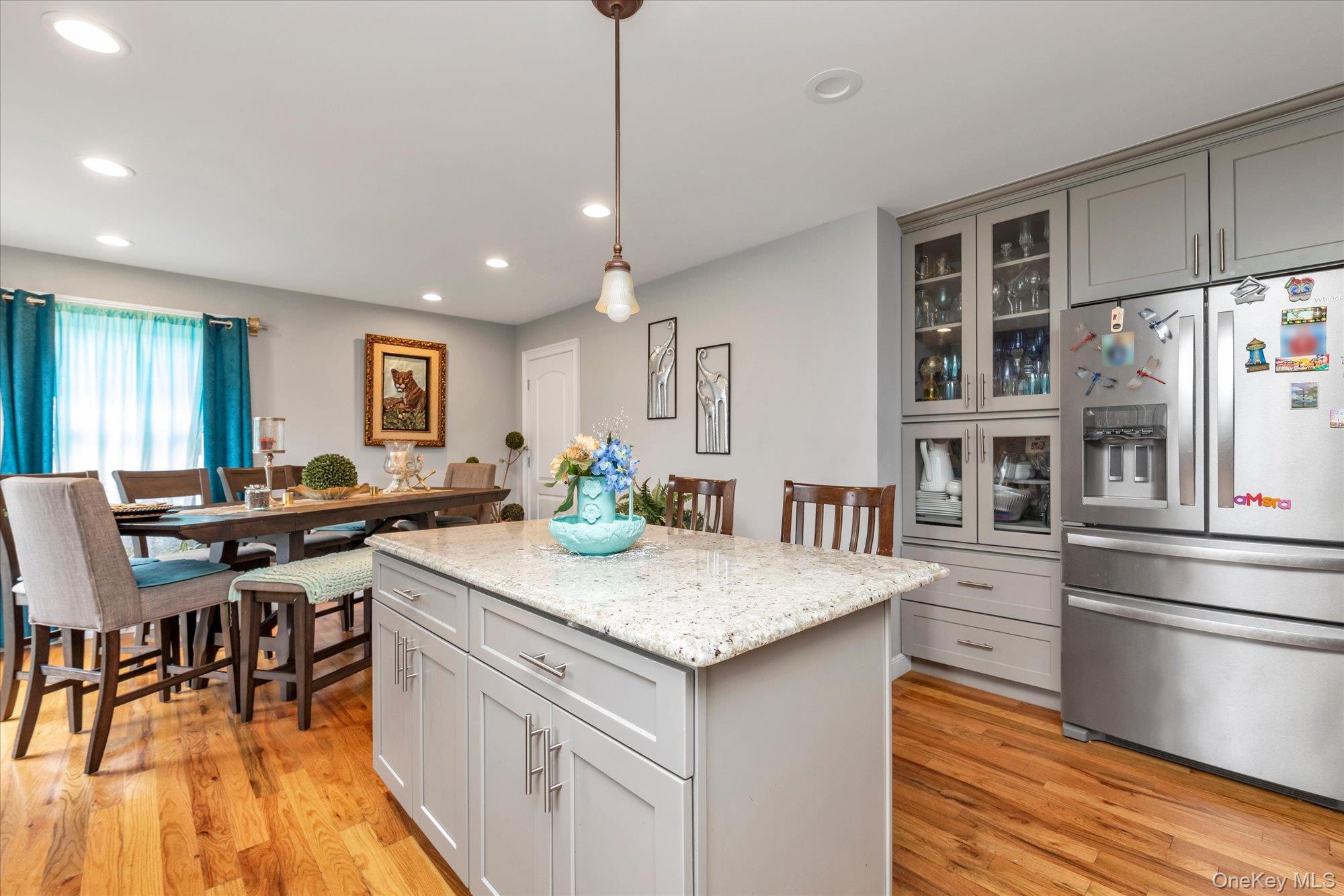 5th image of 6 Belmont Ct, Babylon, NY 11701 | MLS# 1040565