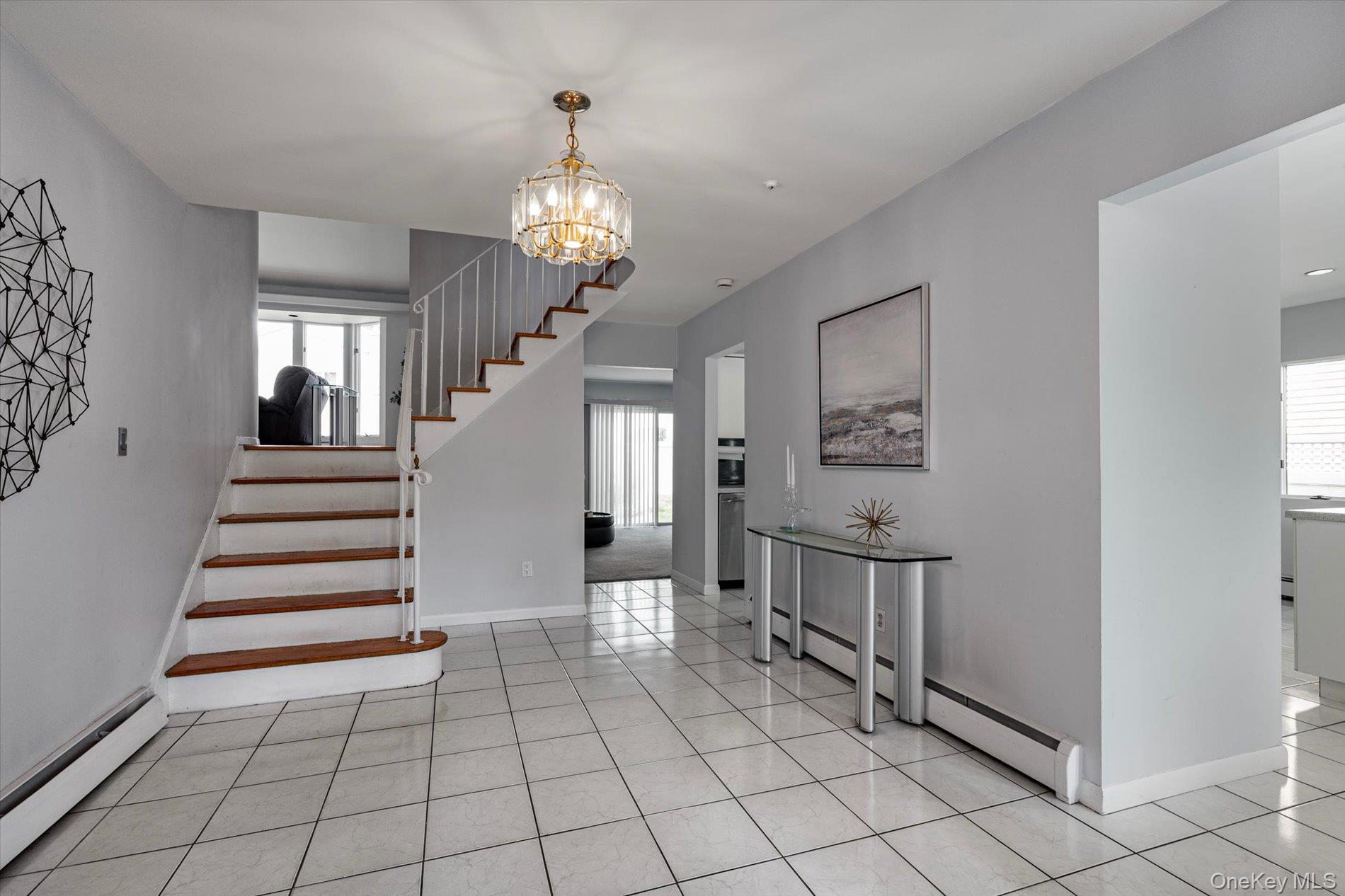 2nd image of 2075 Berkley Ln, Hempstead, NY 11566 | MLS# 1040571