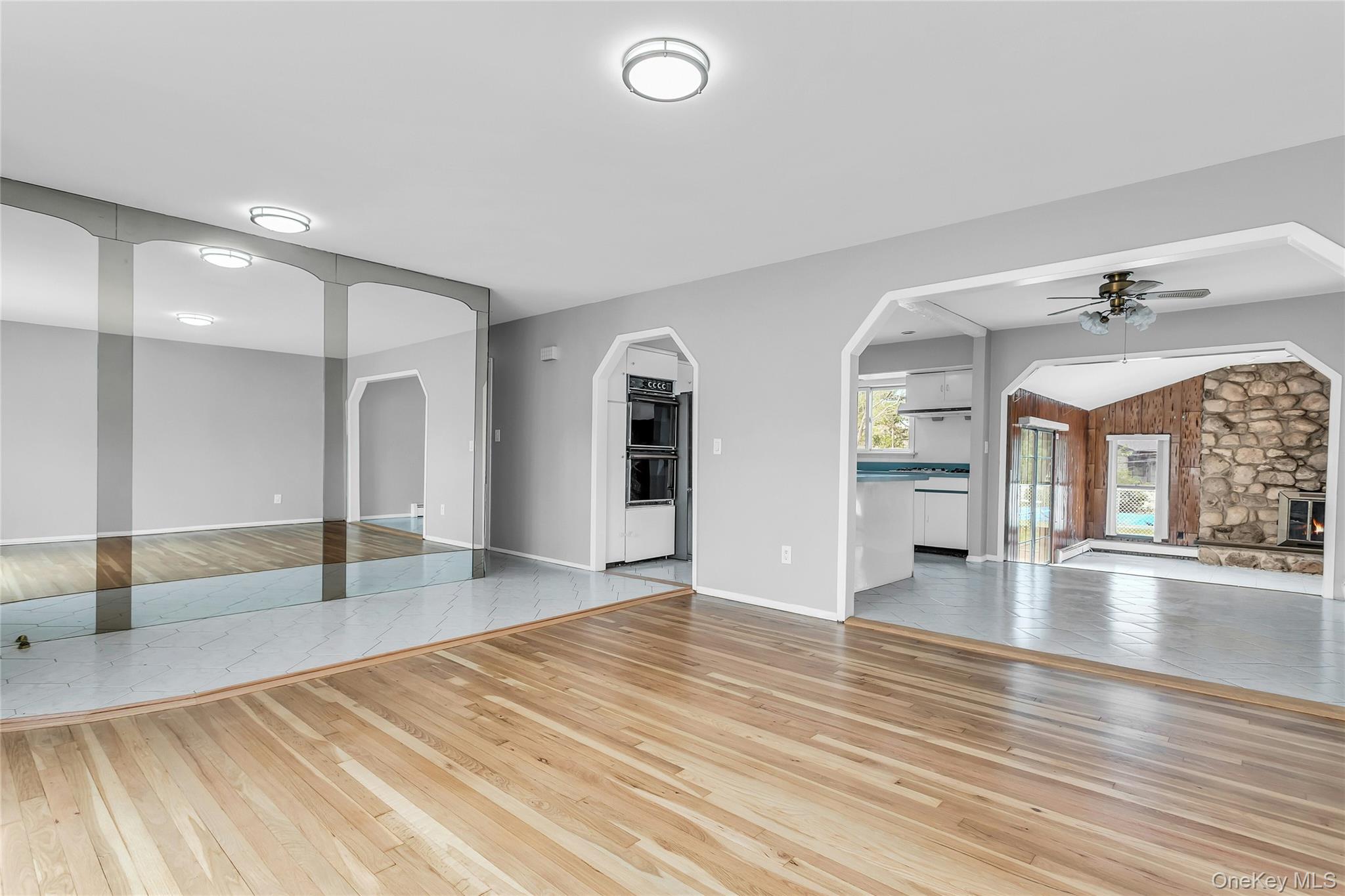 5th image of 581 Plainview Rd, Oyster Bay, NY 11803 | MLS# 1040573