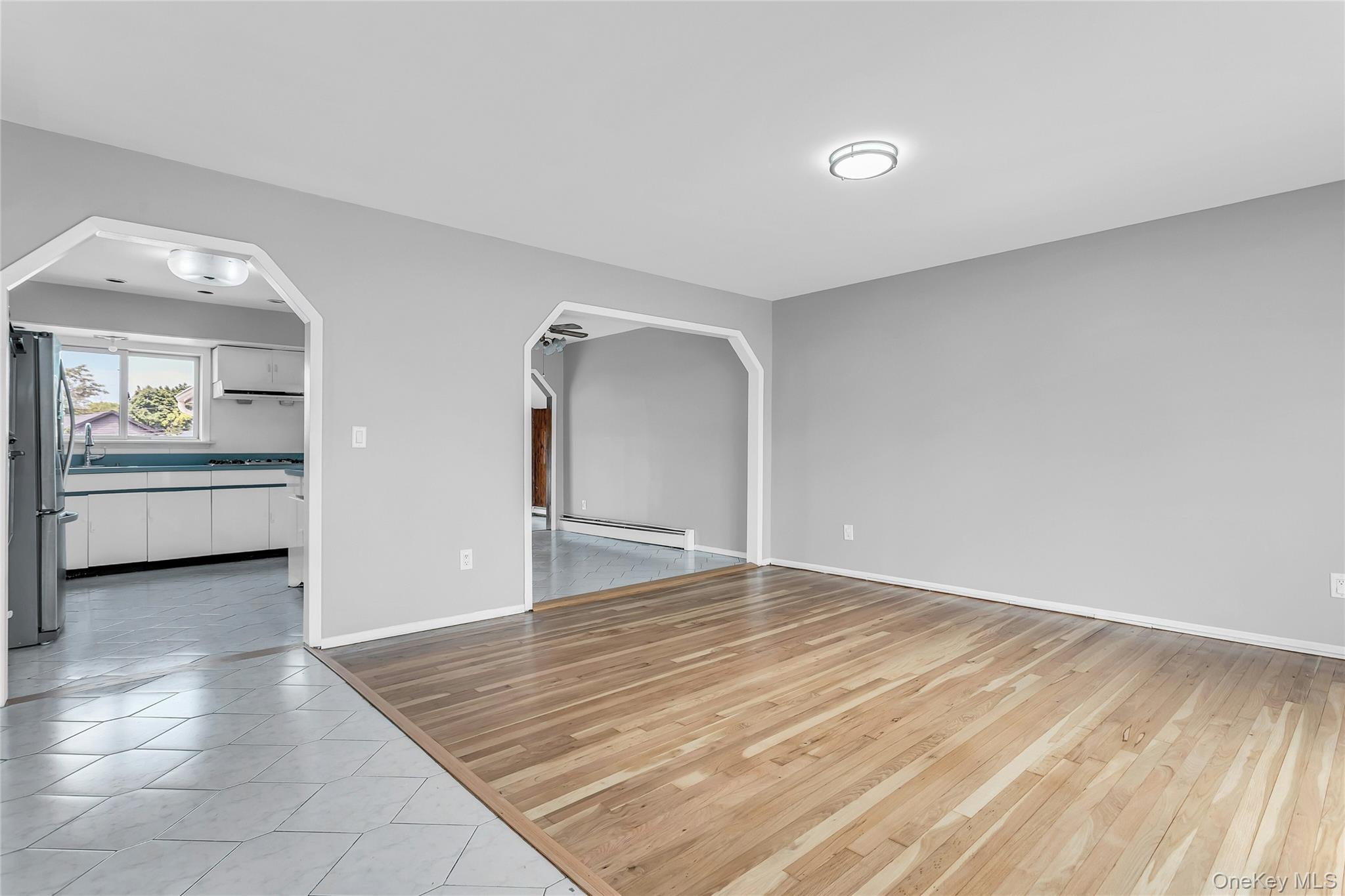 4th image of 581 Plainview Rd, Oyster Bay, NY 11803 | MLS# 1040573