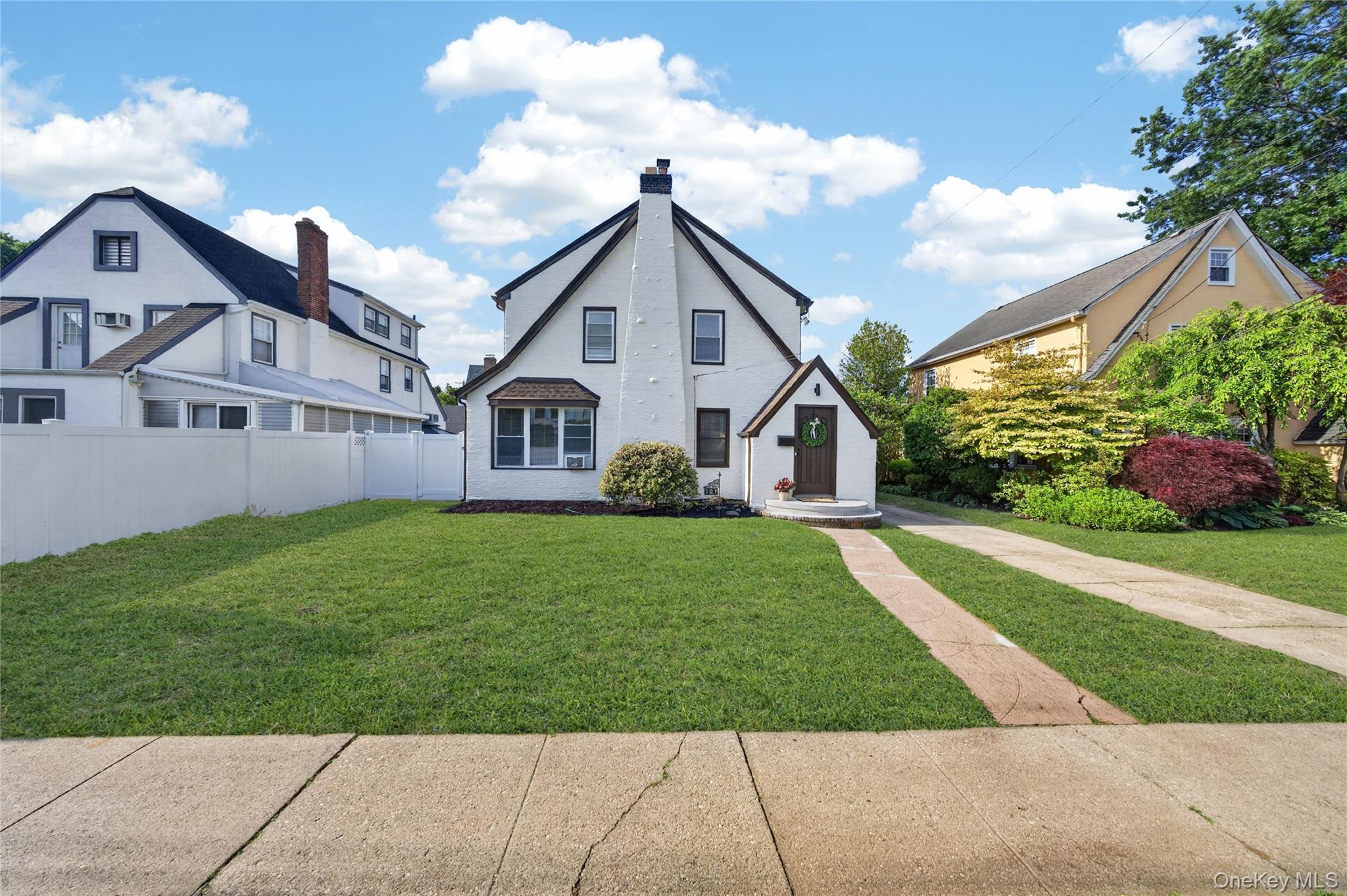 2nd image of 101 Argyle Rd, Hempstead, NY 11552 | MLS# 1040581