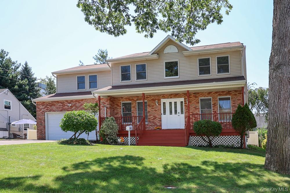 3rd image of 23 Garden Dr, North Hempstead, NY 11507 | MLS# 1040632
