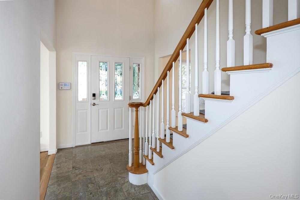 5th image of 23 Garden Dr, North Hempstead, NY 11507 | MLS# 1040632