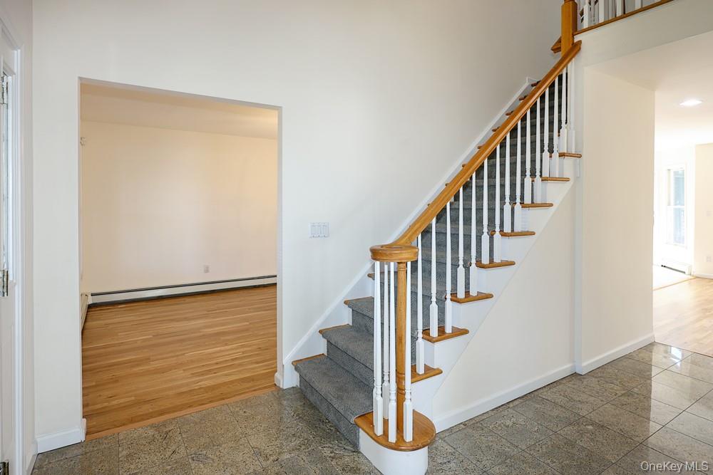 4th image of 23 Garden Dr, North Hempstead, NY 11507 | MLS# 1040632