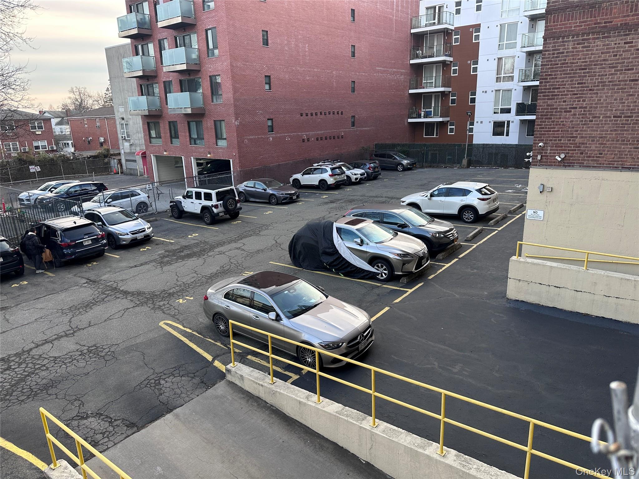 2nd image of 144-58 Roosevelt Ave, New York, NY 11355