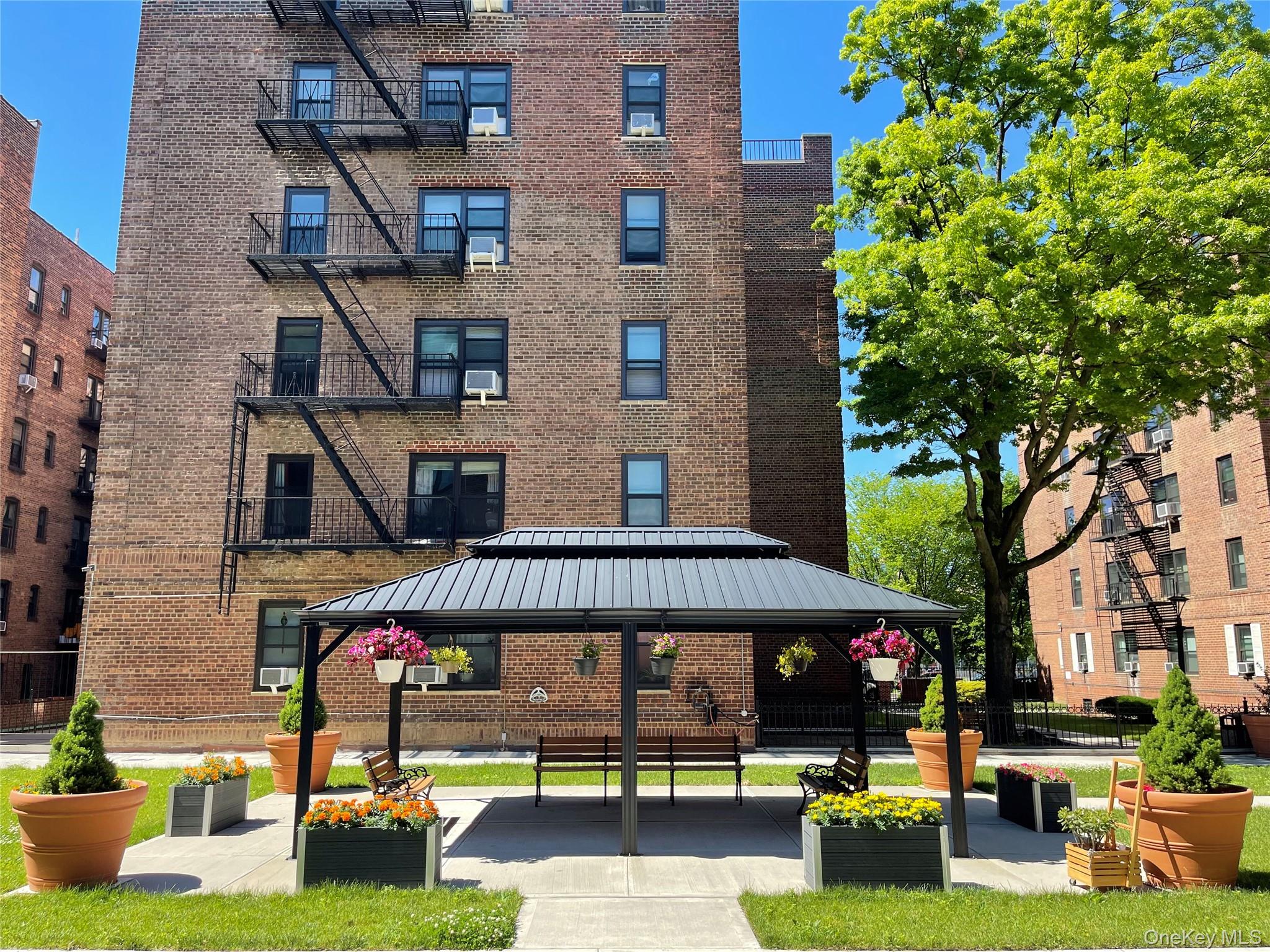 4th image of 144-58 Roosevelt Ave, New York, NY 11355
