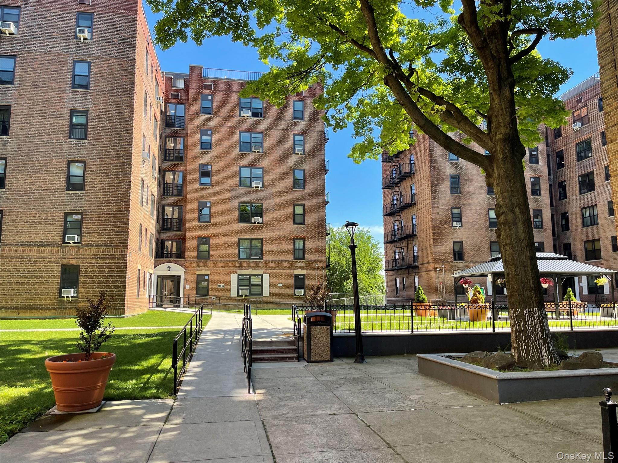 3rd image of 144-58 Roosevelt Ave, New York, NY 11355