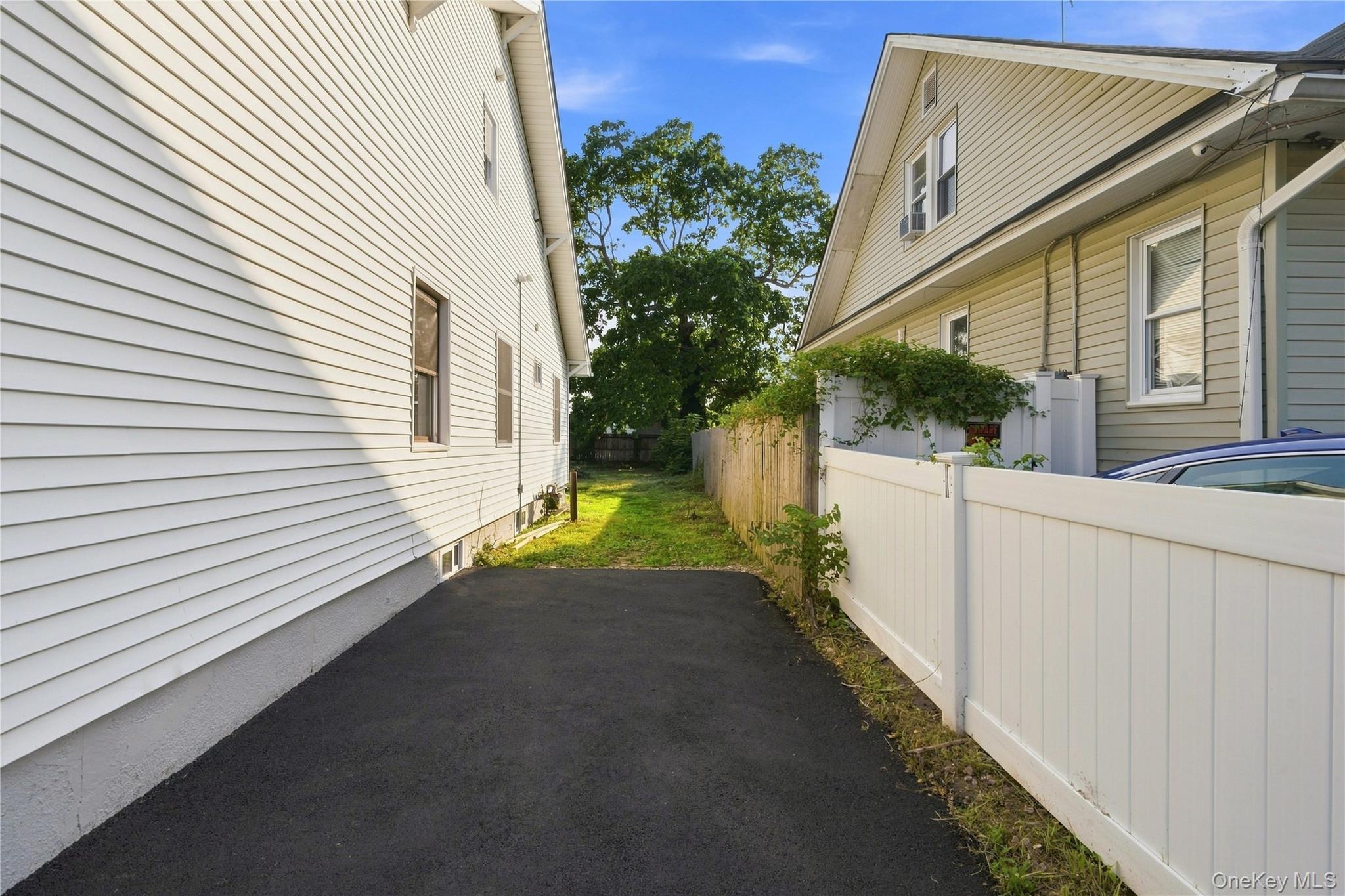 4th image of 16 West Dr, Islip, NY 11706 | MLS# 1040683
