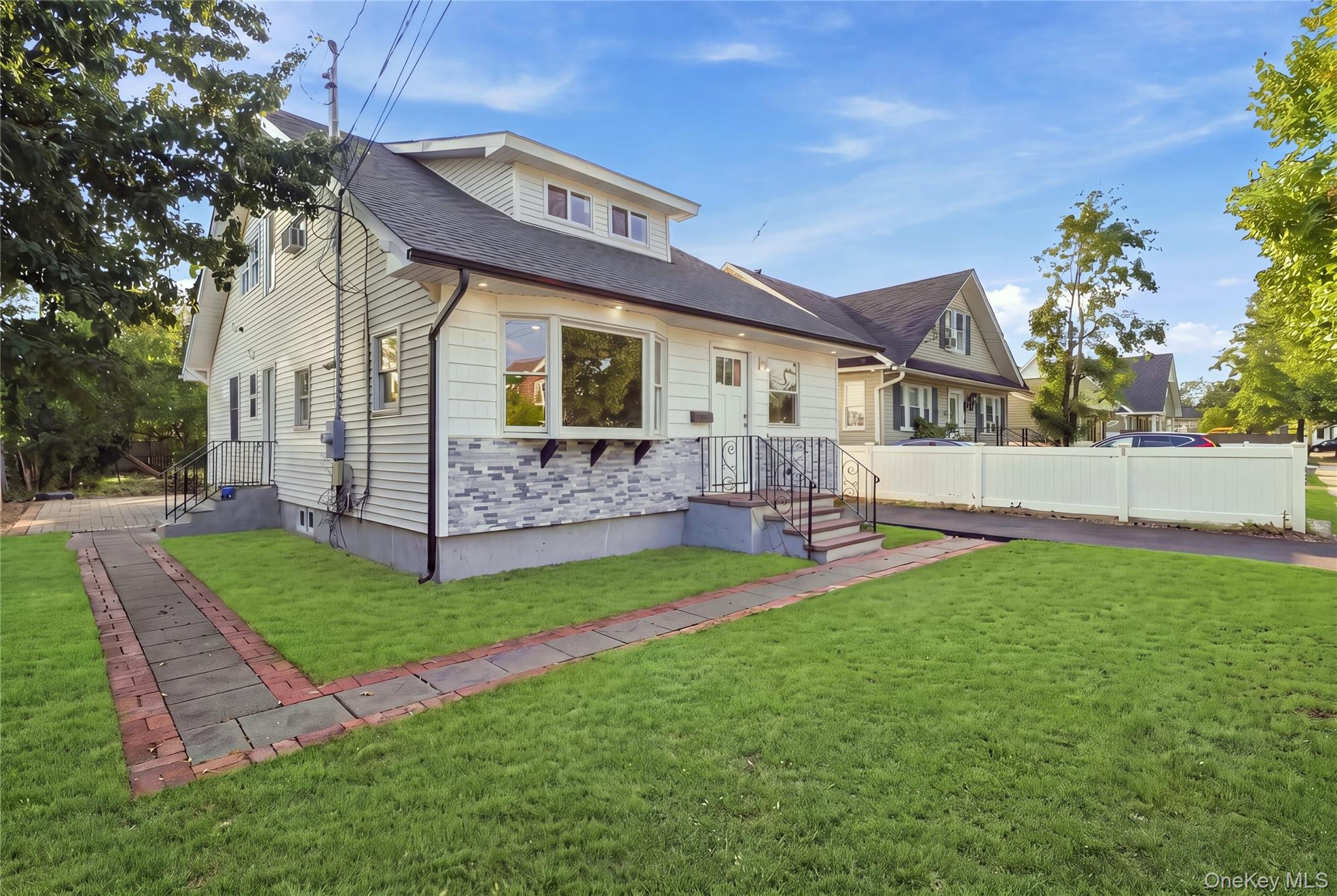 2nd image of 16 West Dr, Islip, NY 11706 | MLS# 1040683