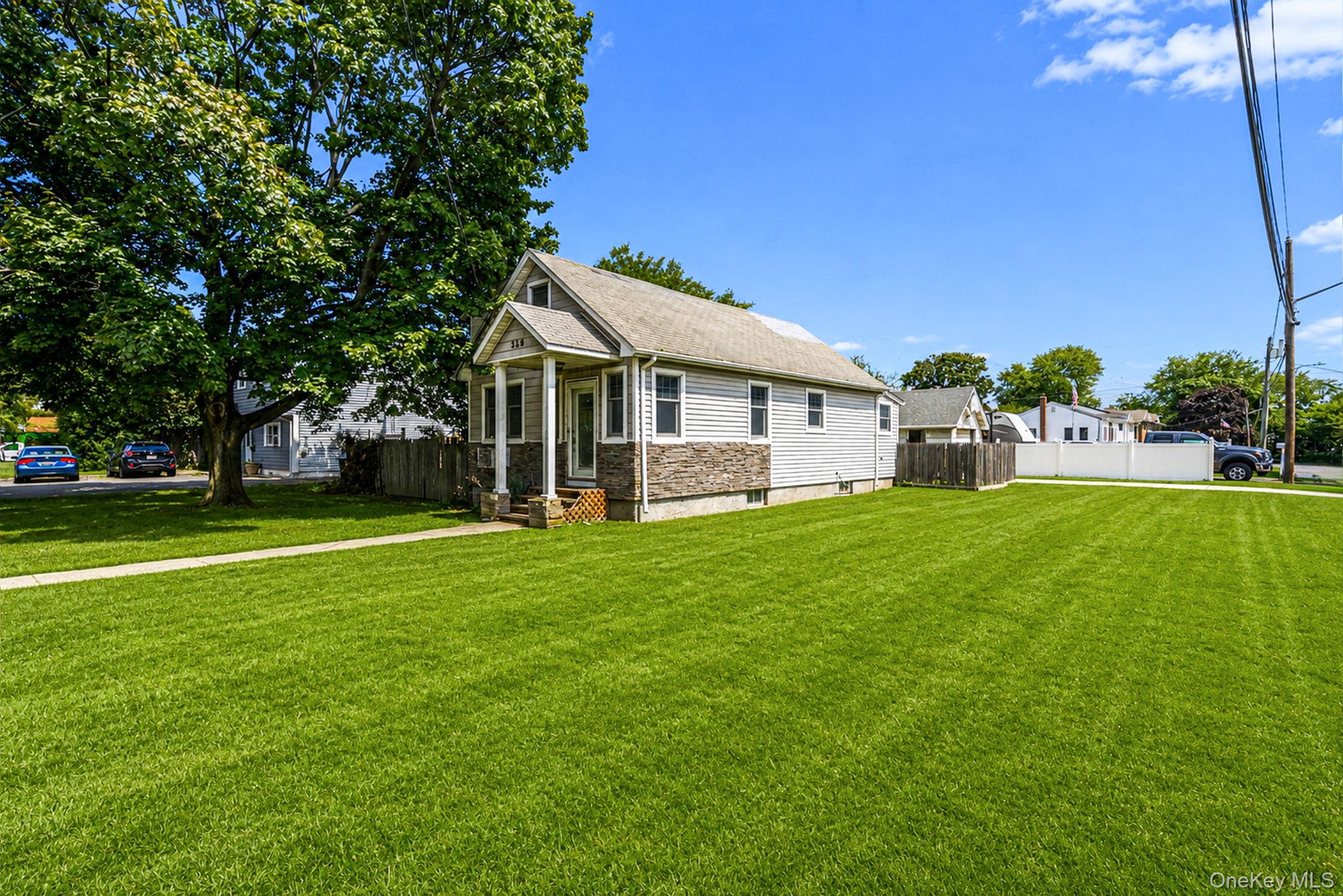 2nd image of 568 N Wellwood Ave, Babylon, NY 11757 | MLS# 1040710