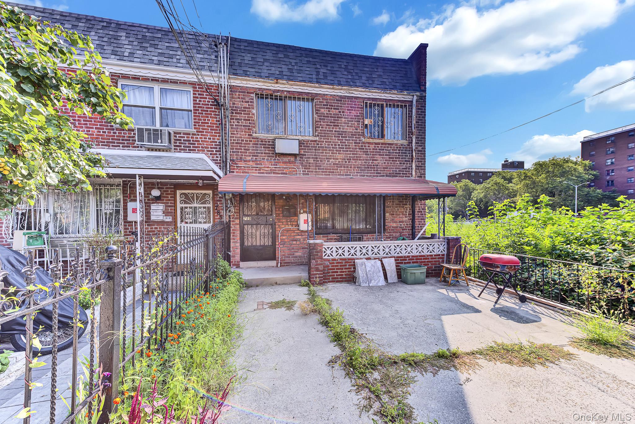 2nd image of 789 Autumn Ave, New York, NY 11208 | MLS# 1040727