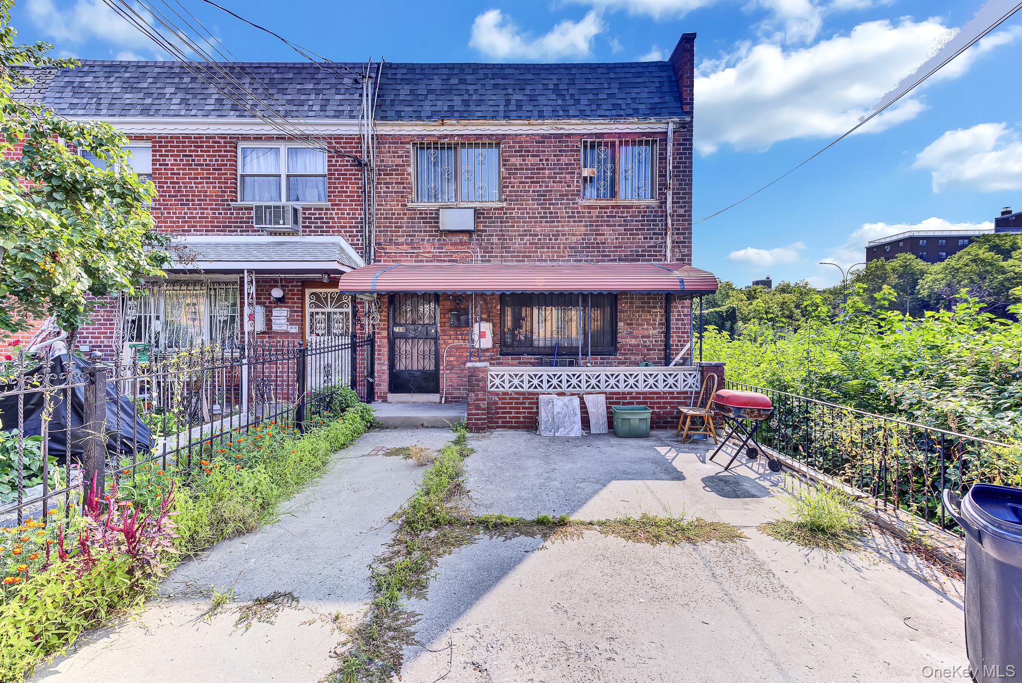 1st image of 789 Autumn Ave, New York, NY 11208 | MLS# 1040727