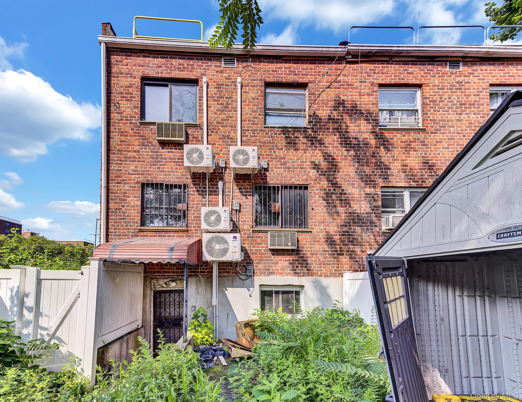 33rd image of 789 Autumn Ave, New York, NY 11208 | MLS# 1040727