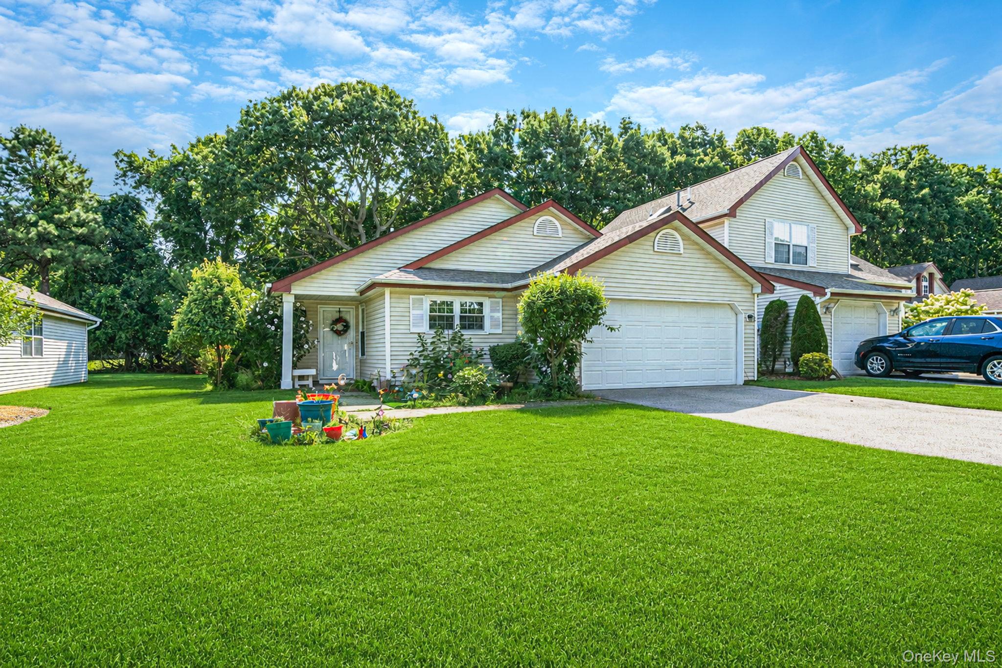 1st image of 4 Balmoral Ct, Brookhaven, NY 11953 | MLS# 1040762