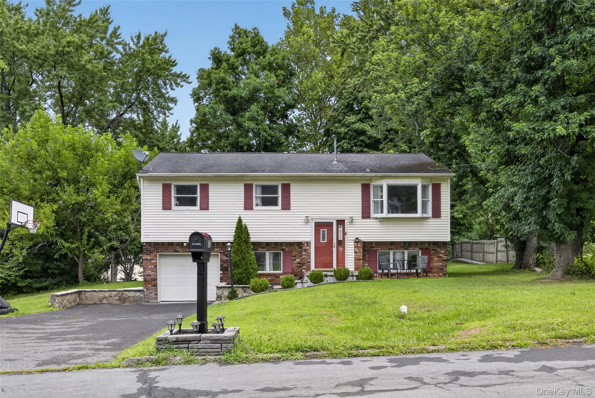 3rd image of 32 Surrey Rd, Chester Town, NY 10918 | MLS# 1040785