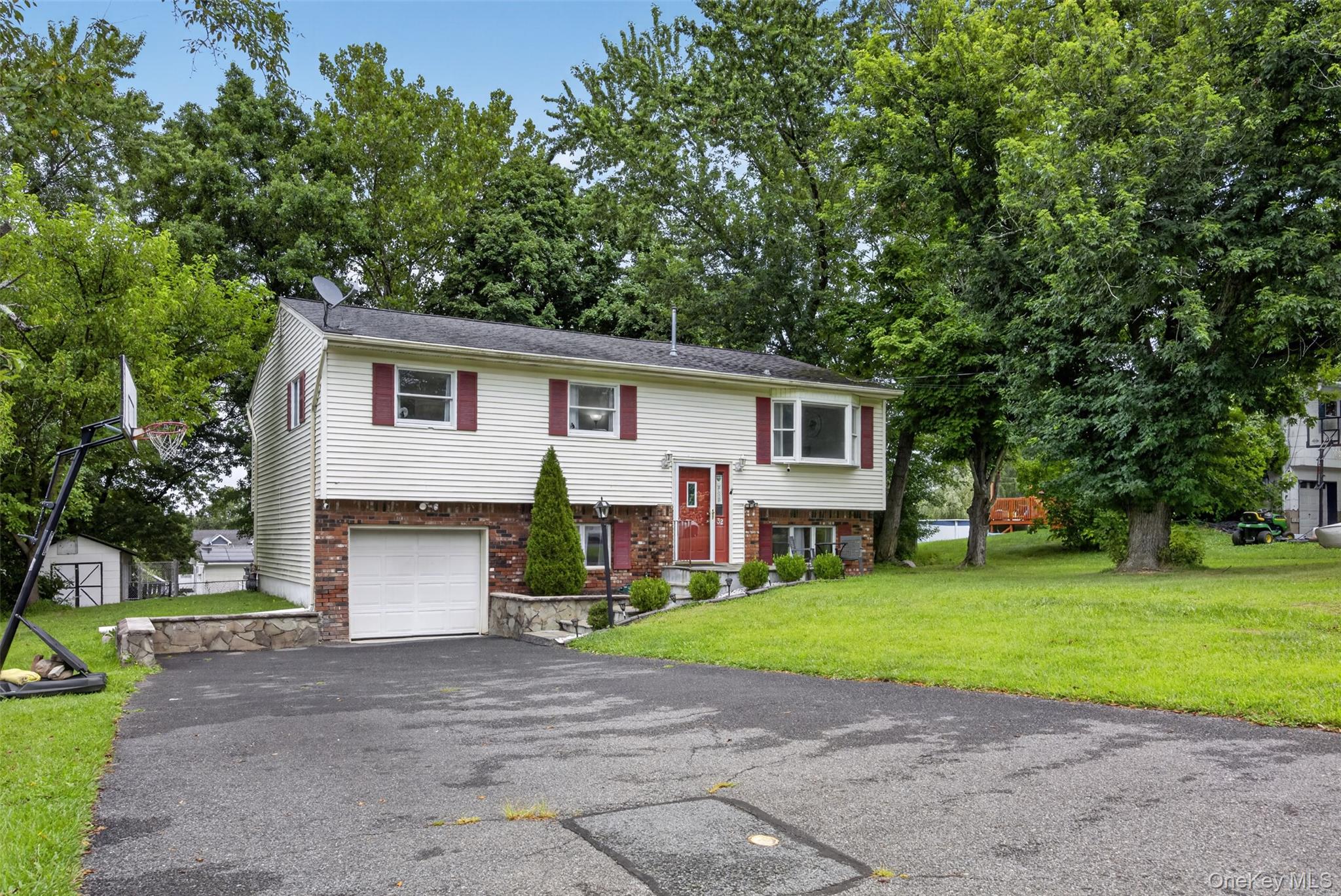 4th image of 32 Surrey Rd, Chester Town, NY 10918 | MLS# 1040785