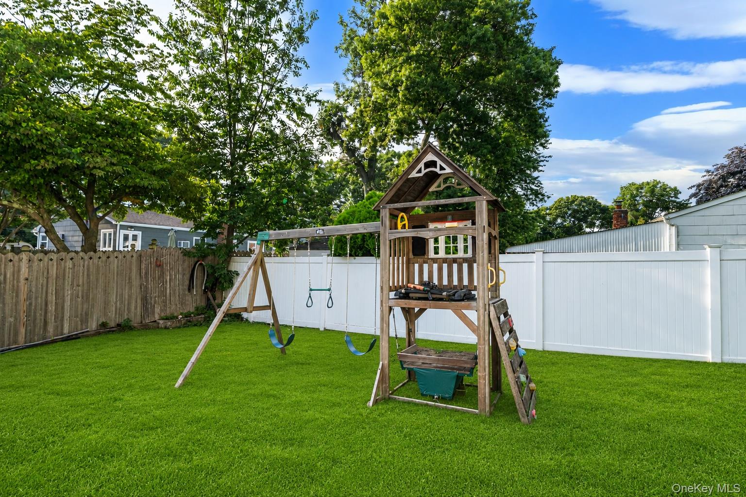 33rd image of 86 Creighton Ave, Brookhaven, NY 11779 | MLS# 1040788