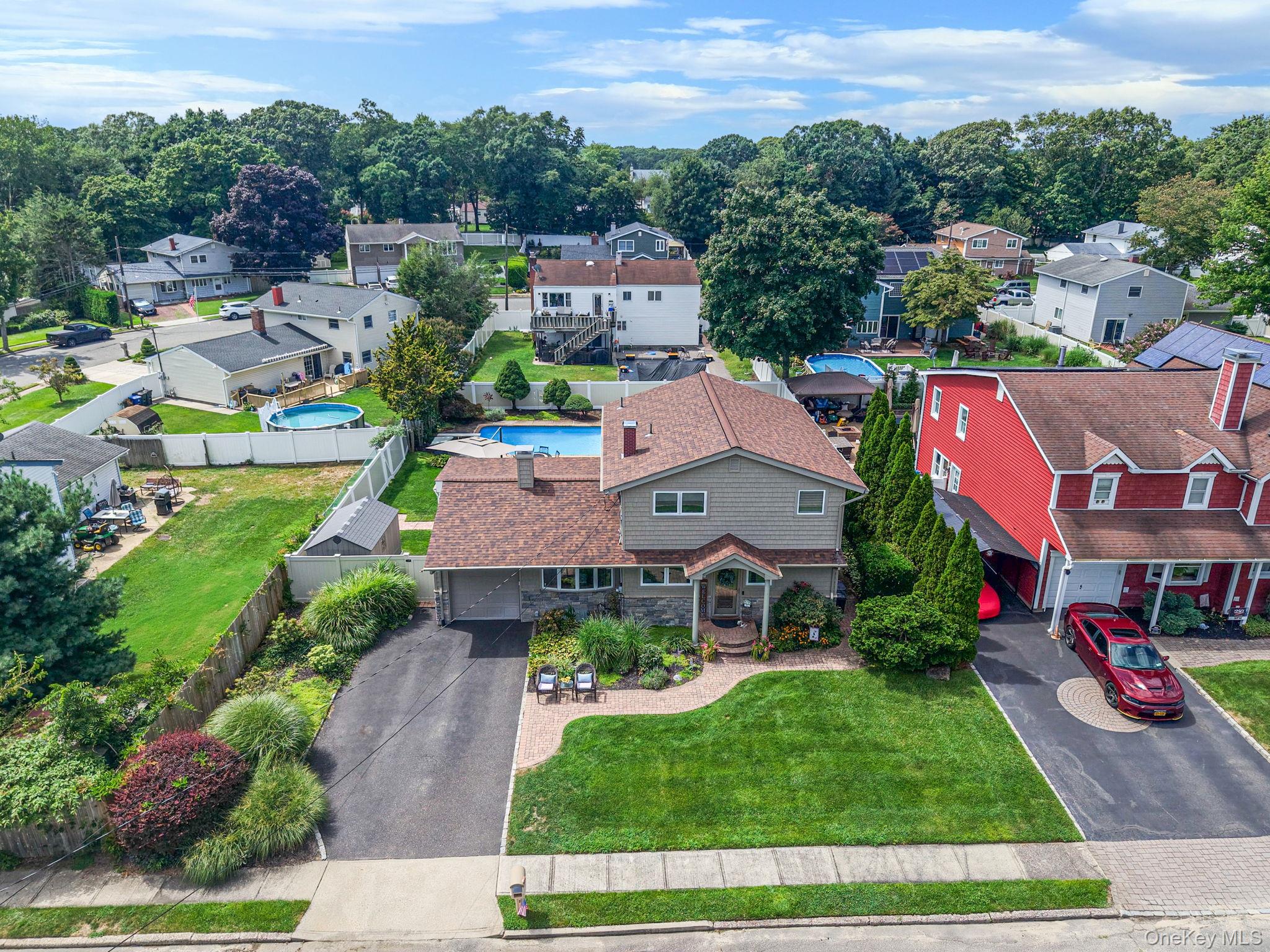 2nd image of 18 Bragg Dr, Brookhaven, NY 11755 | MLS# 1040832